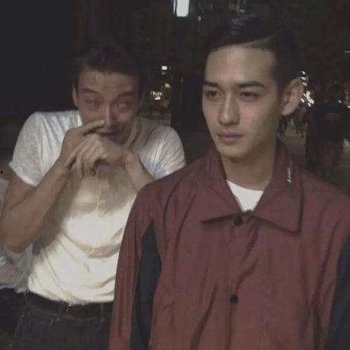 扒爷吃瓜头像男,揭秘男明星背后的故事