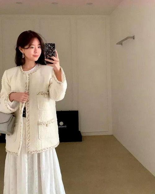 明星穿的小香风连衣裙,明星演绎小香风连衣裙的优雅魅力