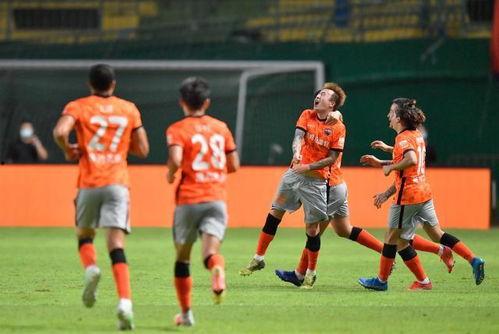 足球球员爆料重庆队视频,球员亲述训练与比赛幕后故事